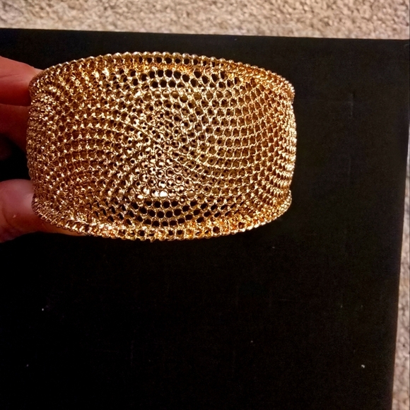 Jewelry - Fashion bangle